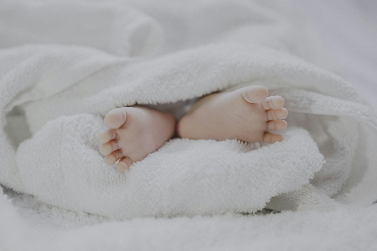 The Gentle Newborn Sleep Routine: How to Establish Circadian Rhythm and Soothing Cues Without Tears