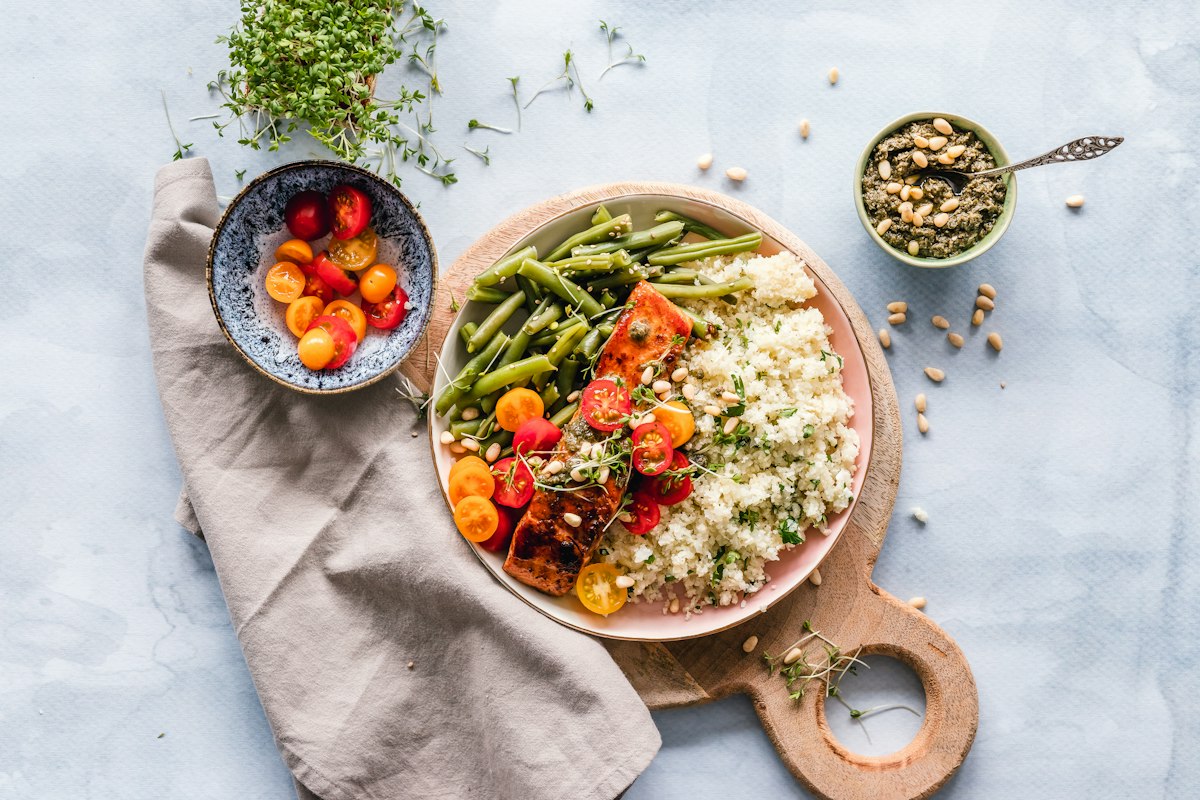 The Sunday Freezer Batch Blueprint: 6 High-Protein Family Dinners Ready in Under 20 Minutes